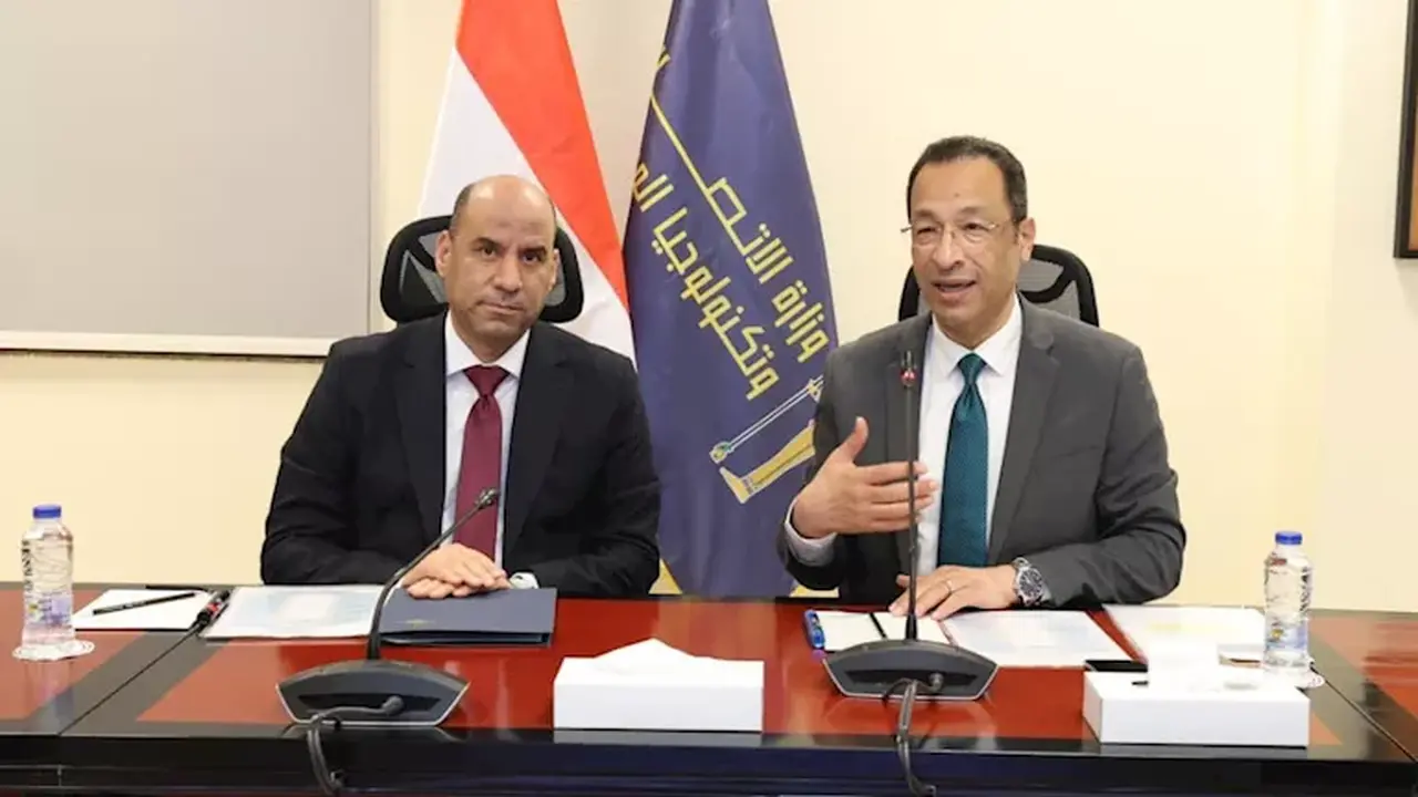 وزيرا الاتصالات والعمل يطلقان خدمة كعب العمل رقمياً عبر المنصة الحكومية الموحدة